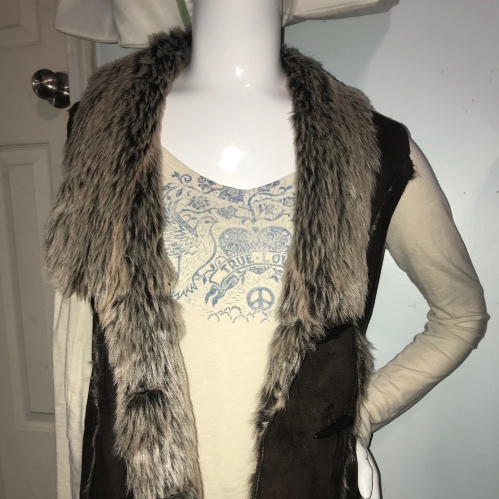 🌟HP!🌟Dollhouse suede faux fur vest